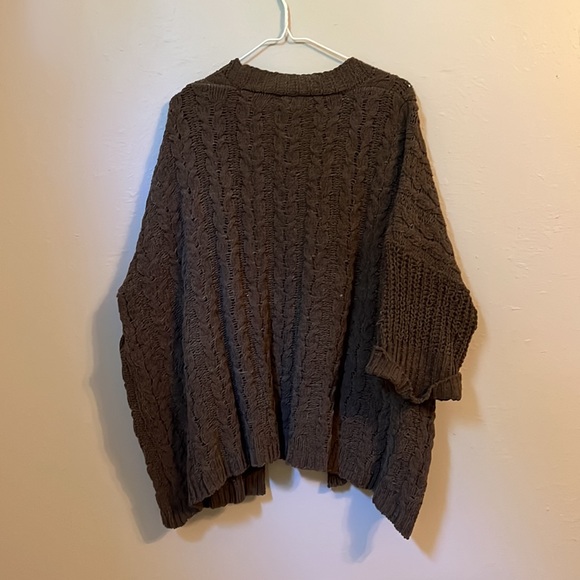 Oversized Boutique Style Olive Green Sweater - Picture 2 of 3